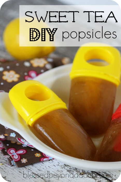 DIY sweet tea popsicles! So simple and refreshing.