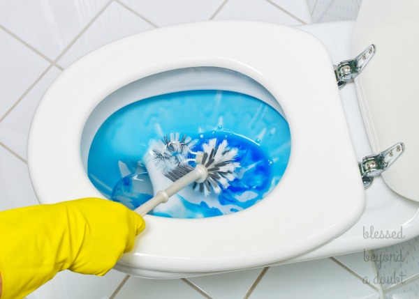 Learn how to clean and maintain your bathroom in less than 5 minutes per day. The challenge is on.
