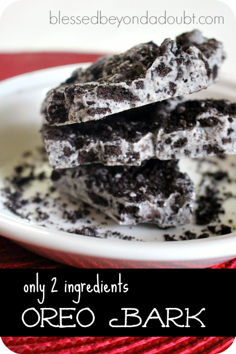 So simple oreo bark! Only 2 ingredients! Insane, huh?