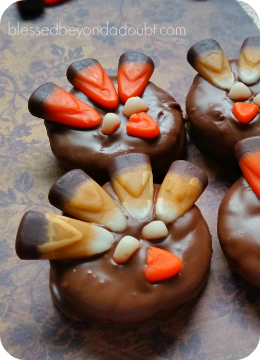 Aren't these Nutter Butter Turkeys the cutest? They are so simple to make, too.