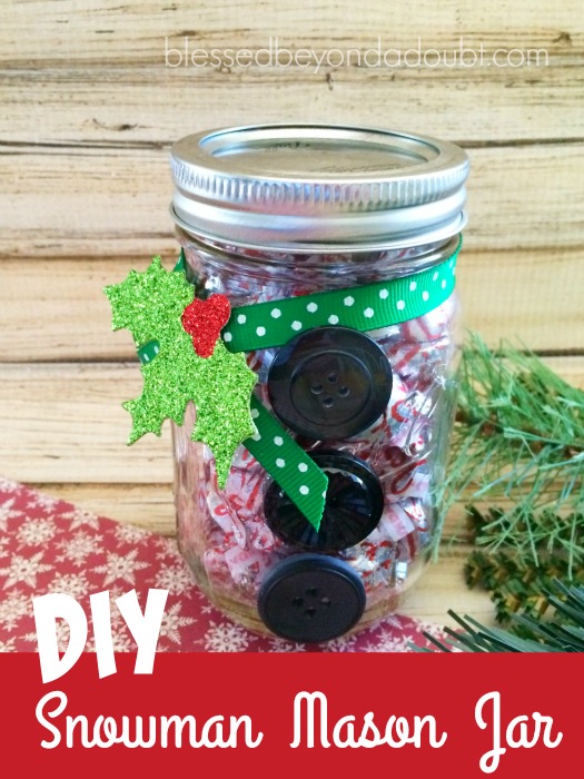 Super easy and cute DIY snowman mason jar. It's the perfect little gift for the ones that you're not sure if you should buy a gift for or not.